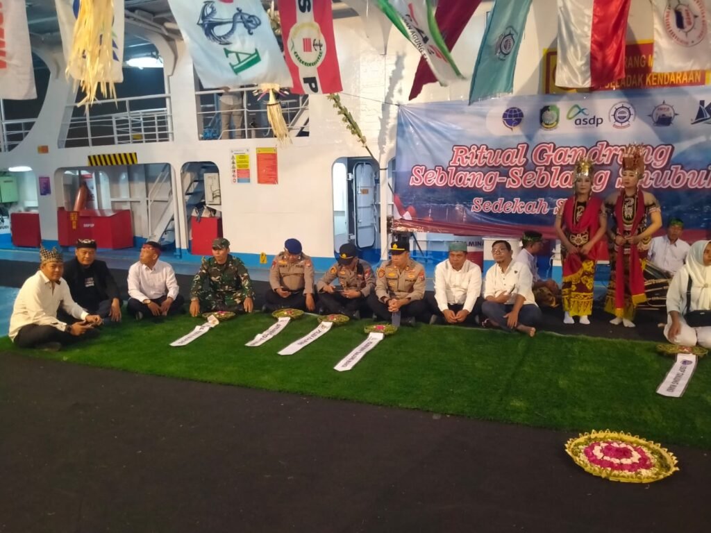 *Larung Sesaji di Selat Bali: Koramil 0825/21 Kalipuro Amankan Ketapang Festival Sedekah Segoro 2026*